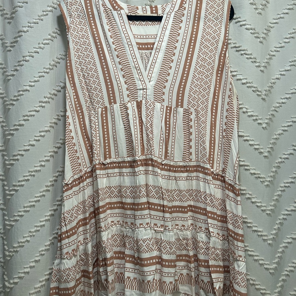 Elegant Brown and White Patterned Dress
